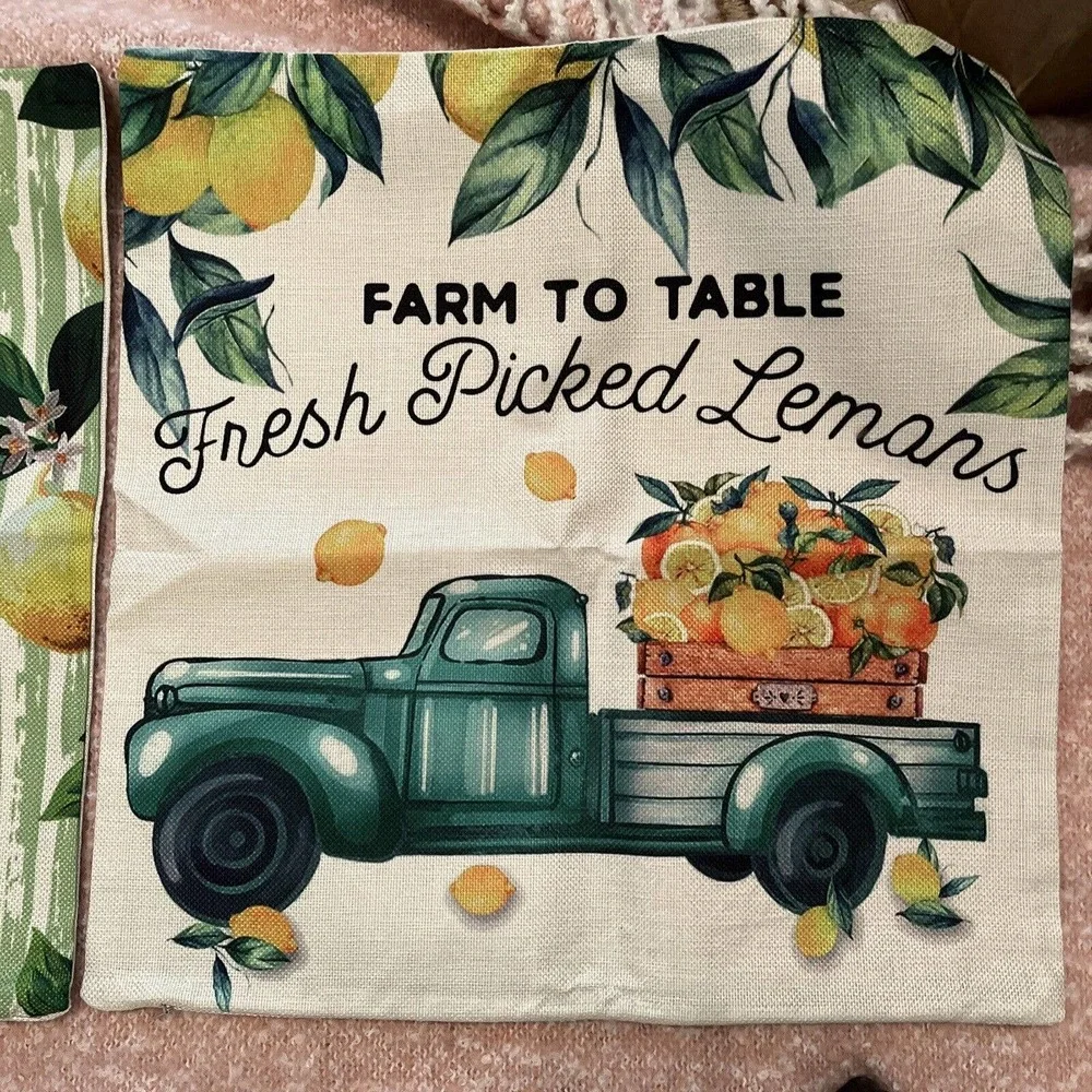 Set of two Lemon Motif pillow covers